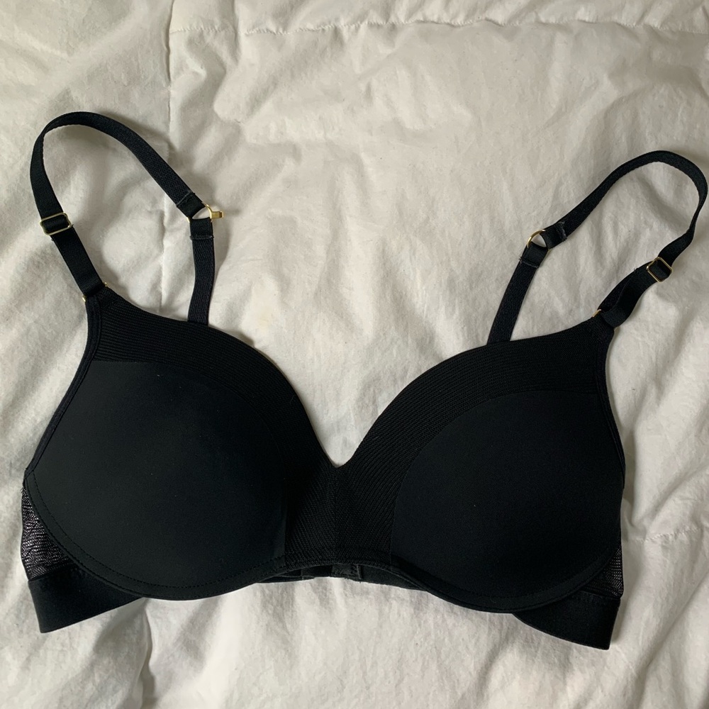 Lively 34C black wirefree wireless bra like brand new hook to make racerback